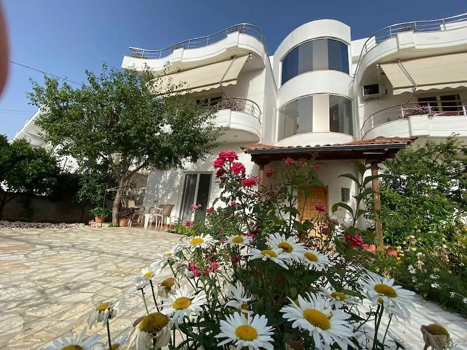 Apartment Ferienwohnung Vila Dejvi And Delisia Ksamil Albanien
