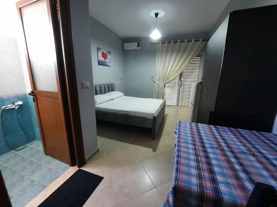 Ferienwohnung Vila Dejvi And Delisia Ksamil Apartment