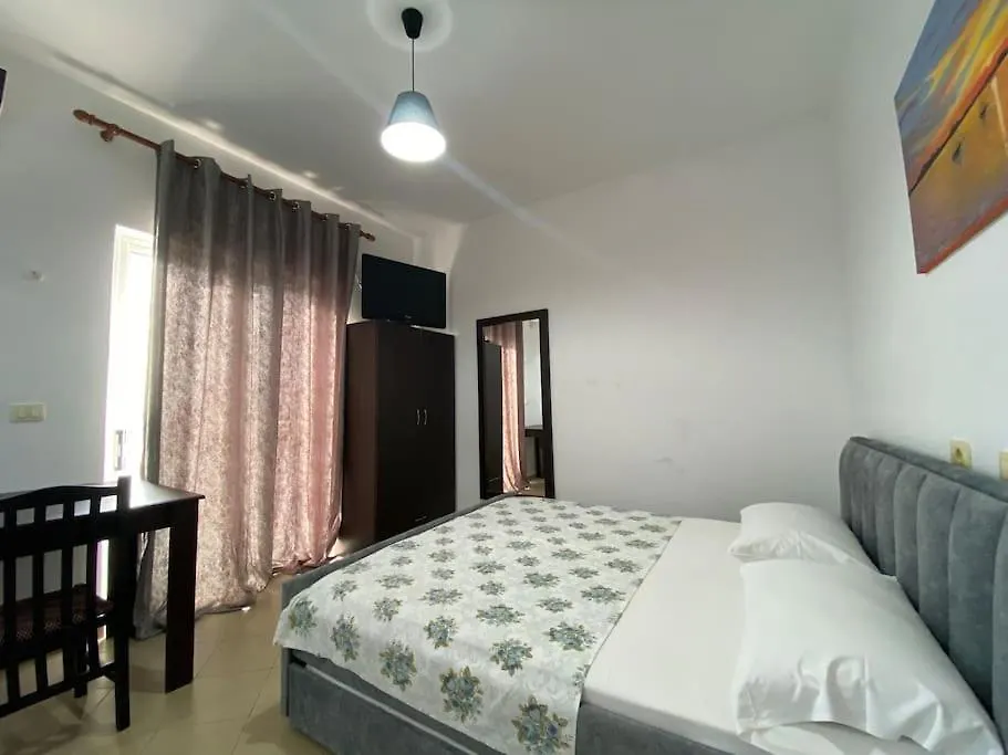Ferienwohnung Vila Dejvi And Delisia Ksamil Apartment